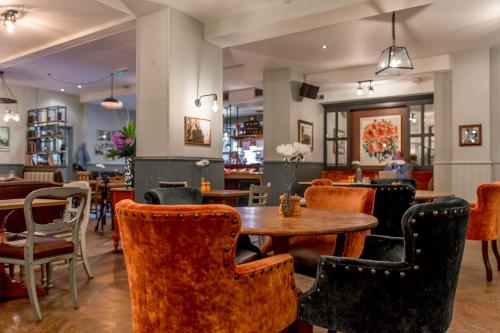 Restaurant, Orange Tree near White Cross