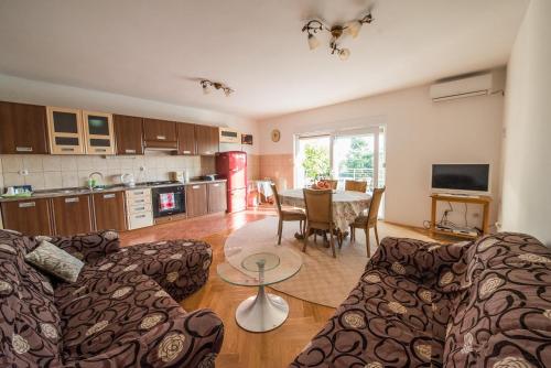 廚房, Dubis House in 庫克利卡