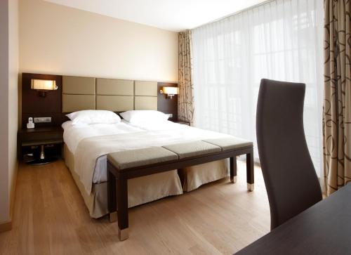 Krasnapolsky Apartments - image 2