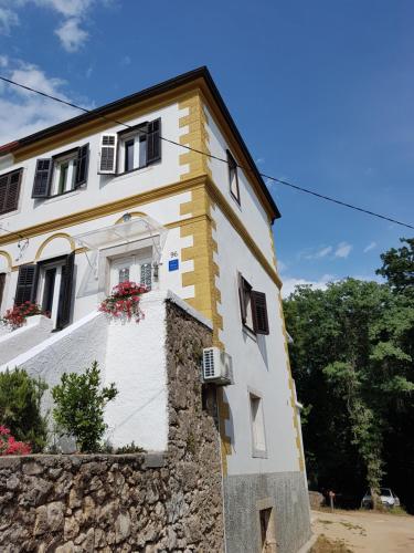  Apartment Villa Sanlavi, Unterkunft in Dobrinj
