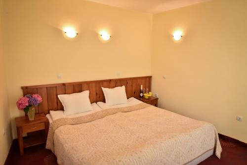 Double Room image 8