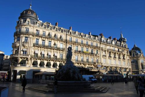 Exterior view, Chambre Montpellier Campanules (home sharing) in Saint Martin