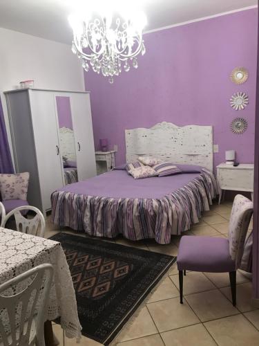 1 double bed, 1 twin bed