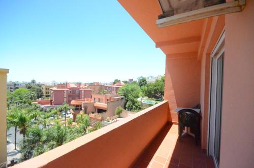 Double Room with Balcony image 6