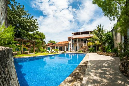. Ulani Lodge