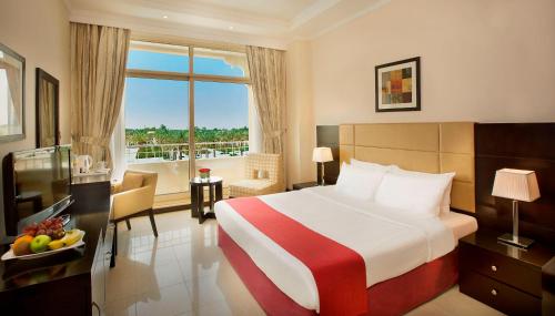 1 king bed, 2 twin beds