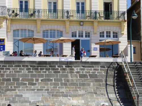 Hotel Kyriad Saint Malo Centre Plage In France