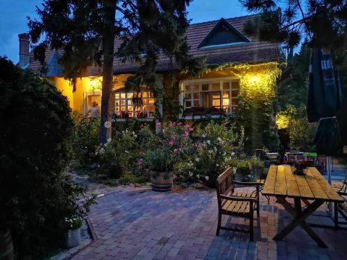  Villa-Magdi Vendégház in Révfülöp