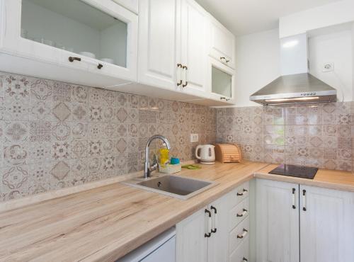  AP-ART-MAN by A&V for two, NEW, sea 200m, free parking, Unterkunft in Kožino