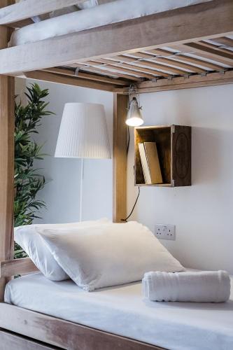 Two Pillows Boutique Hostel - image 7