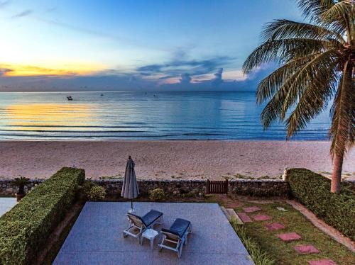 Absolute Beachfront villa