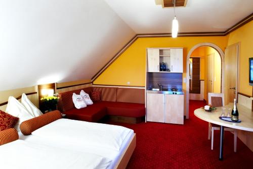 Hotel Garni Thermenglück Room Type - Two-Bedroom Apartment with Balcony and 2 Bathrooms