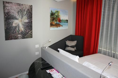 Bougainville Bay Hotel