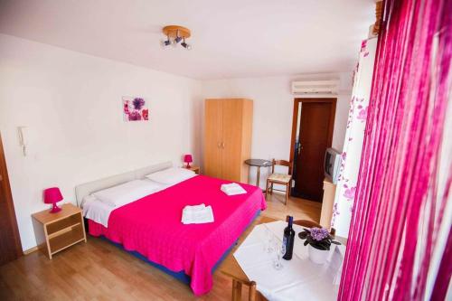 Apartments with WiFi Hvar - 15506