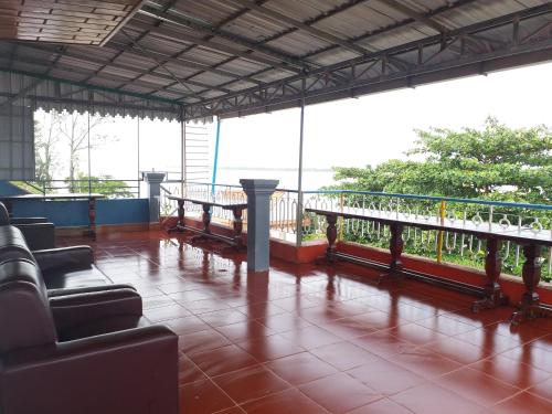 Restaurant, Silver Dolphin Guesthouse in Kratie