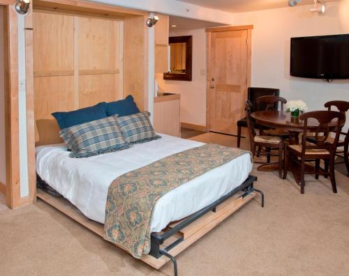 Lodge at Vail Dog Friendly C139