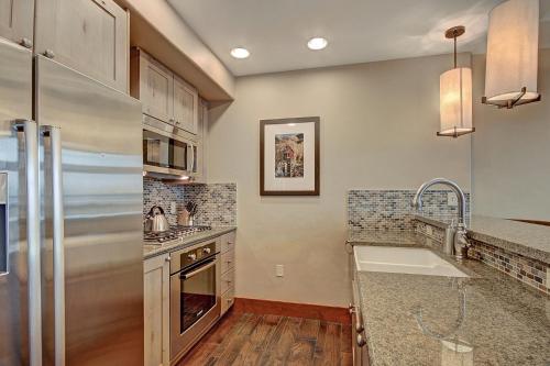 One Ski Hill Place S8103 in Breckenridge, USA