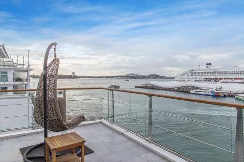 Princes Wharf 1BR Sub-Penthouse with Panoramic City & Ocean Views - Apartment - Auckland