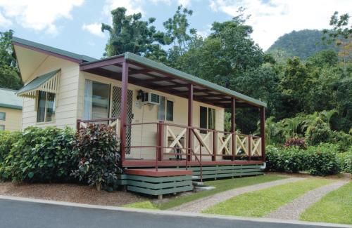 Cairns Crystal Cascades Holiday Park Room Type - One-Bedroom Villa - Lorikeet
