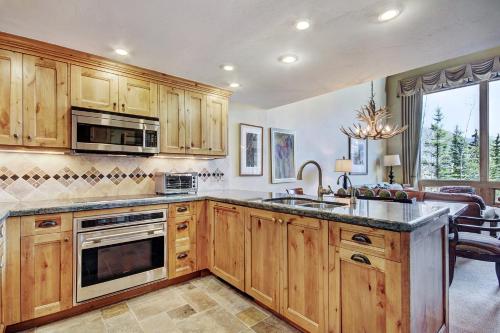 3 BR Condo at The Lodge at Vail with Pool, Hot Tub in Vail, USA