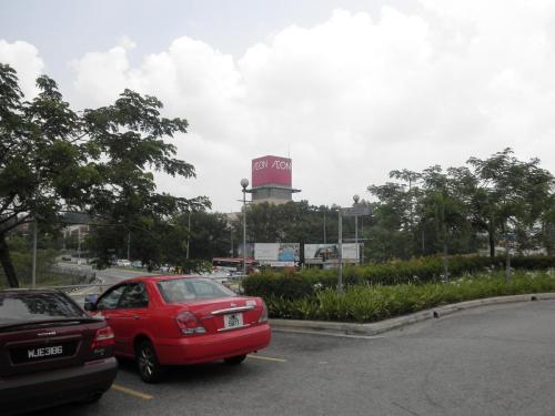 Putra One Avenue Hotel