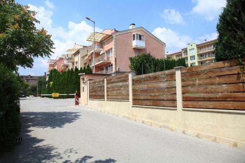 South Coast Apartments - image 2