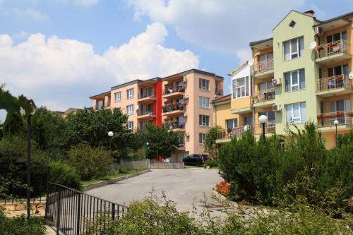 South Coast Apartments - image 3
