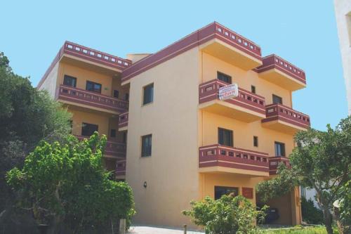 Entrance, Kochyli Studios in Pelekanos