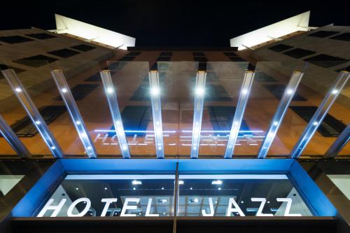Hotel Jazz - image 5