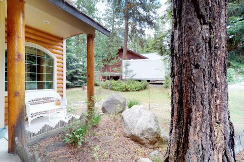 Rio Vista Family Cabin - image 5