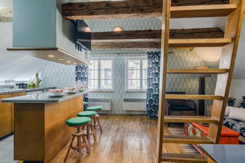 Old Town Square Apartments by Michal&Friends, Прага (фото 3)