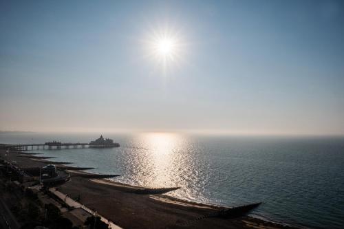 The View Hotel - image 14