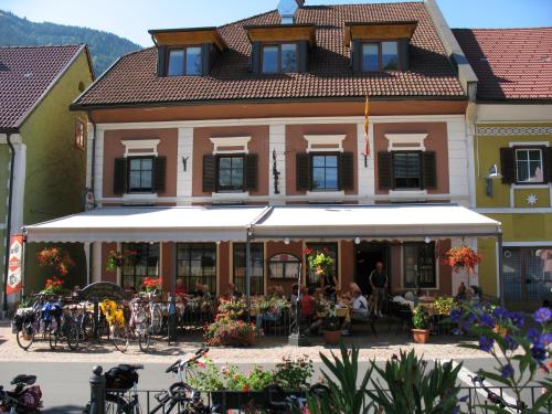 Gasthof zum Goldenen Rössl - Hotel - Sachsenburg