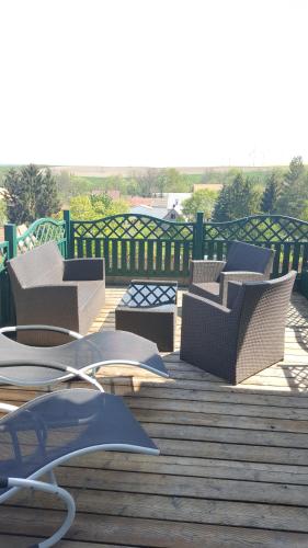 Landhotel BurgenBlick Garni & Tagungshotel - image 7