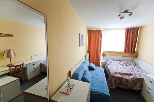 Hostel Malinowski City - image 8