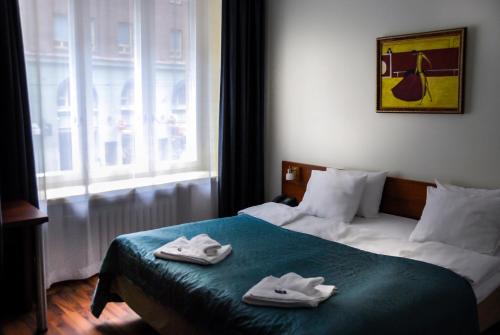 Hotel Midpoint Helsinki Best Western Hotel Carlton is conveniently located in the popular Helsinki City Center area. Both business travelers and tourists can enjoy the hotels facilities and services. Free Wi-Fi in all rooms