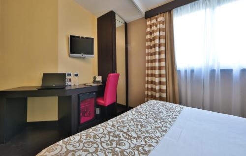 Best Western Cinemusic Hotel - image 9