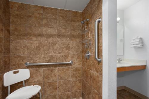 One-Bedroom Suite - Disability Access/Non-Smoking