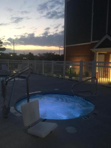 Swimming pool, Microtel Inn & Suites by Wyndham Ocean City in West Ocean City