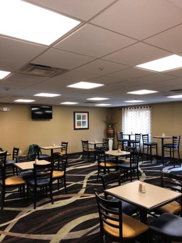 Countryview Inn & Suites in Robinson