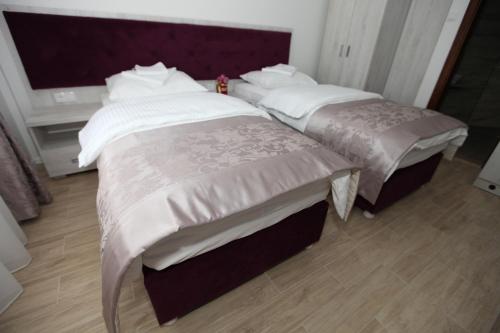 Apis Hotel - image 10