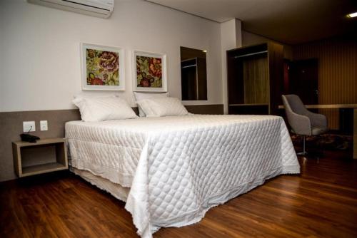 1 king bed, 1 sofa bed
