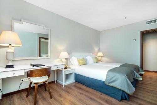 2 bedrooms, 4 beds