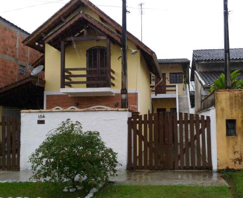 2 bedrooms, 3 beds