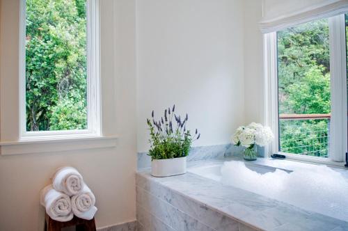 Farmhouse Inn - main image