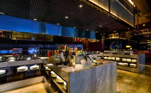 Restaurant, Kempinski Hotel Beijing Yansha Center in Lufthansa Commercial Area