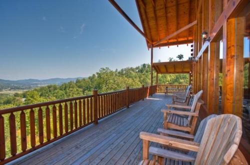 Swimming in the Clouds Cabin - image 3
