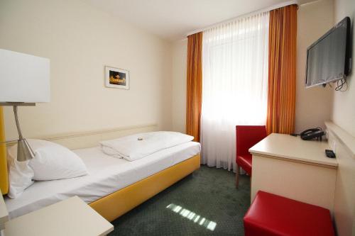 Hotel Leopold – Munich, CO