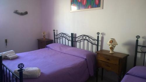1 king bed, 1 twin bed