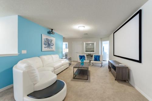 Windsor At Westside 8811MD - main image